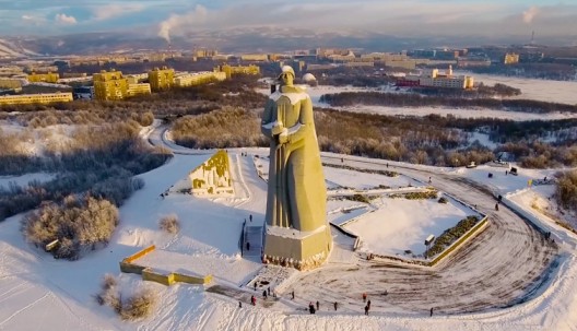 Murmansk Honeymoon Packages – Romantic Northern Lights Escape