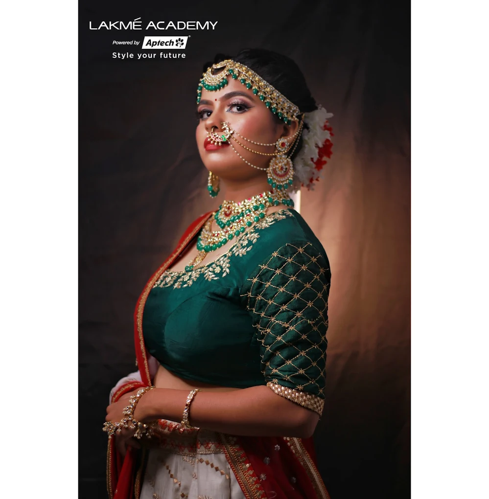 Lakmé Academy Powered By Aptech:-Best Skin Course Academy in Satellite Ahmedabad