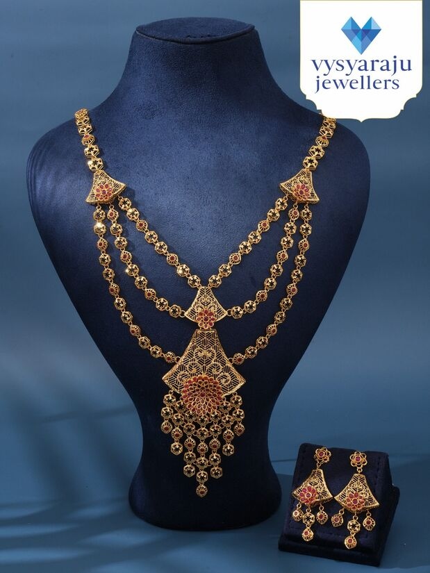 Vysyaraju jewellery shop in vizag